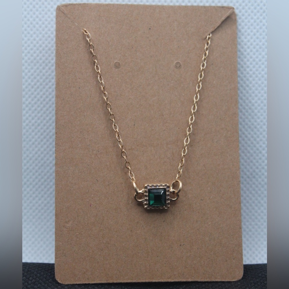 NWT Gold Bracelet with Emerald Gemstone - Picture 2 of 4